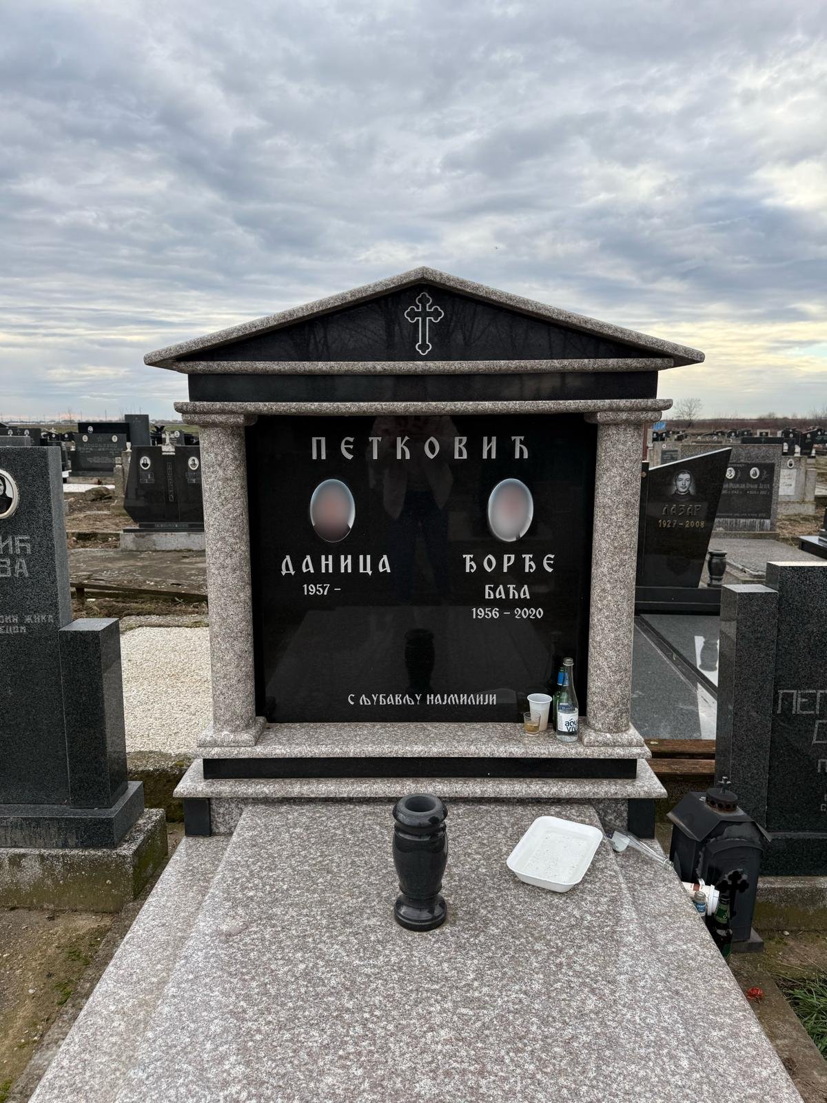 Spomenici za dvoje 8